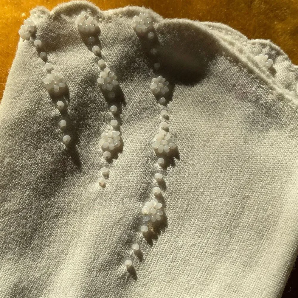Vintage Hand Beaded White Dress Gloves Scalloped‎ Wrist Bridal 9.5”